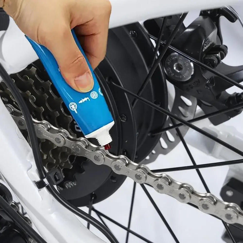 Bicycle Motorcycle Maintenance - Motorcycle Gear Oil recension och pris